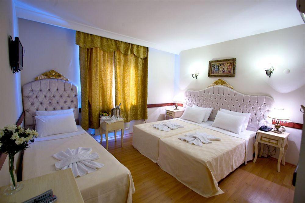Hotel Adora 3*